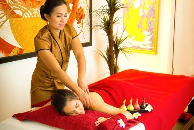 Royal Hot Aroma Oil Massage La Palma