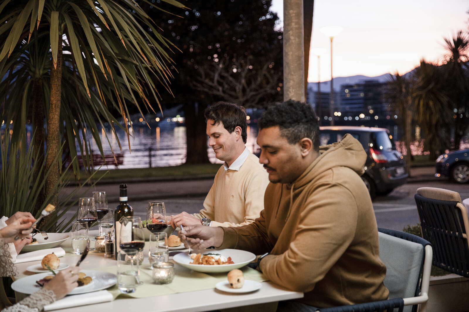 Abendessen in Locarno am See im Zentrum Lakeside Dining in Locarno