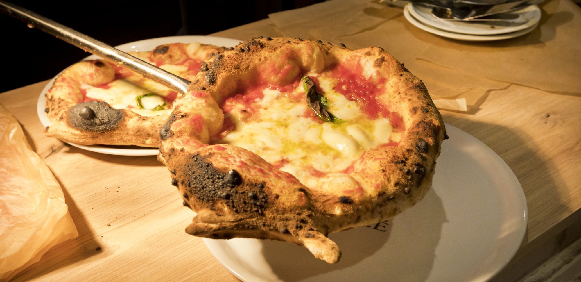 Beliebteste Pizzeria in Locarno 2023 Beste Neapolitanischen Pizza in Locarno vom Weltmeister